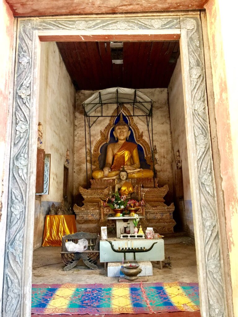 วัดโกเสยเขต บ้านปะโค  ตำบลปะโค  อำเภอเมืองหนองคาย  จังหวัดหนองคาย มีพระอุโบสถเก่า (สิม) ที่ก่อสร้างด้วยประติมากรรม-สถาปัตยกรรม แบบล้านช้าง ปัจจุบันอยู่ในสภาพชำรุดทรุดโทรม แต่ยังคงเหลือร่องรอยให้ได้ศึกษาศิลปะของสกุลช่างล้านช้าง